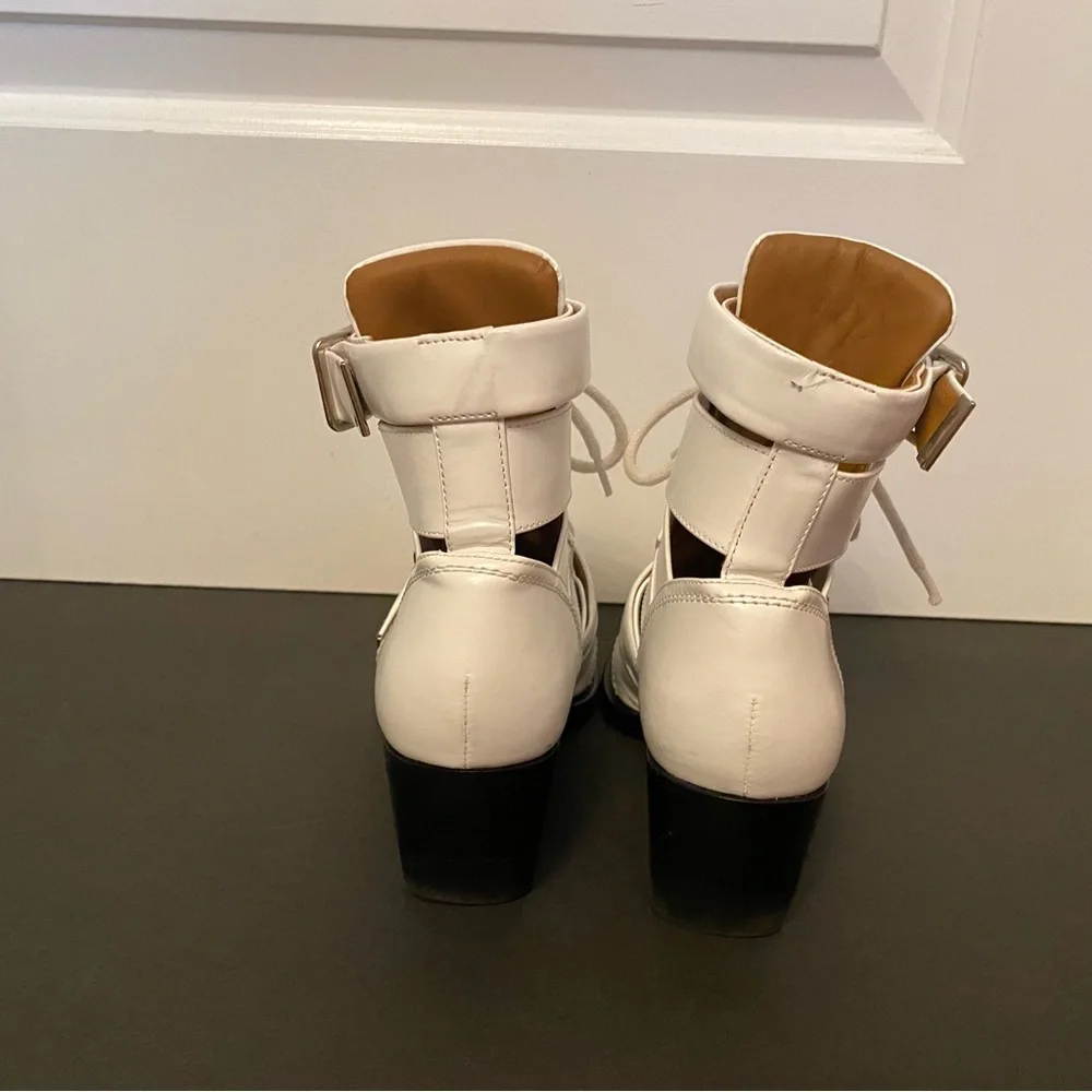 CHLOE SHOES ANKLE BOOTS BOOTIE WHITE GLOSSY LEATHER CUT OUT LACE UP BUCKLE 36.5
